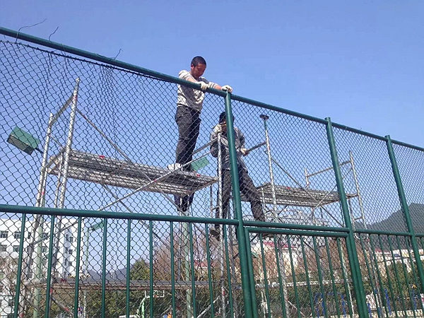 体育场围栏网安装